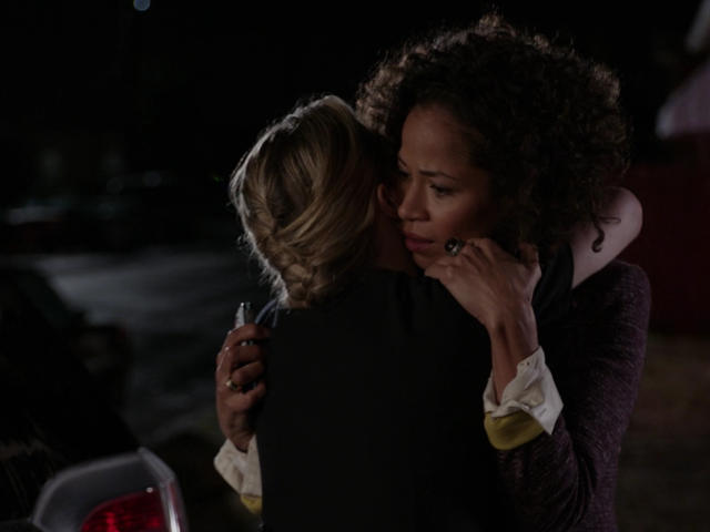 Stef and Lena in The Fosters 1x01