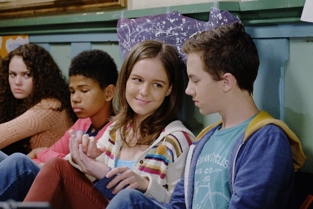 Hayden Byerly and Izabela Vidovic in The Fosters 4x01