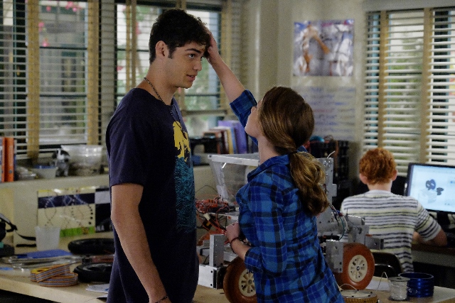 Noah Centineo in The Fosters 4x07