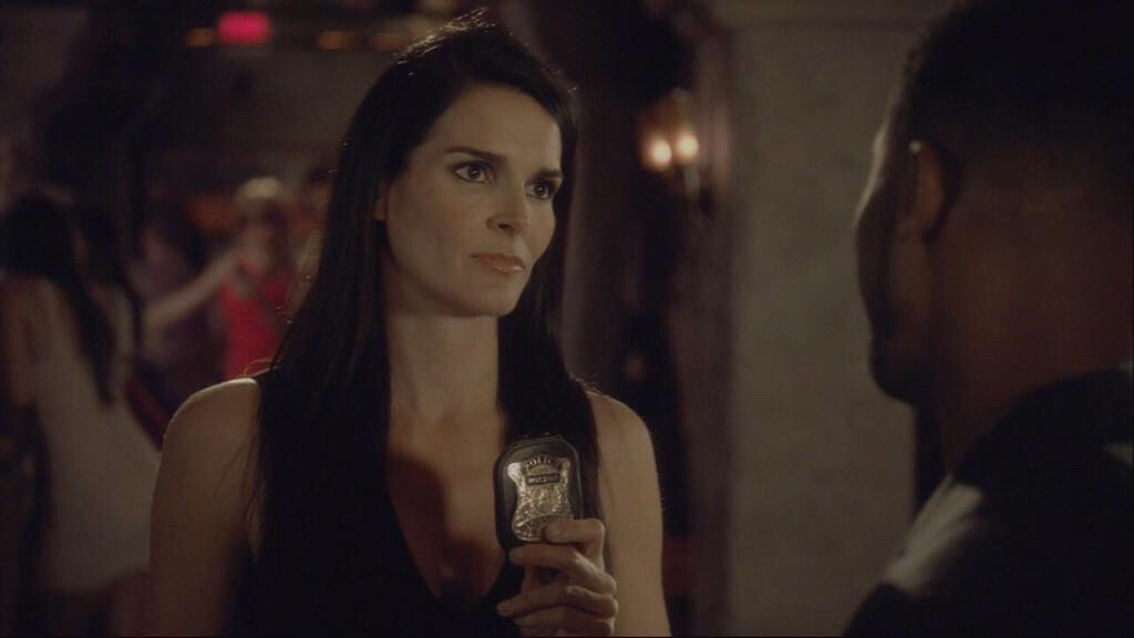 Jane Rizzoli with straight hair on Rizzoli & Isles 6x11