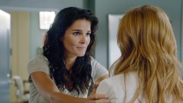 Jane and Maura in Rizzoli & Isles 6x16