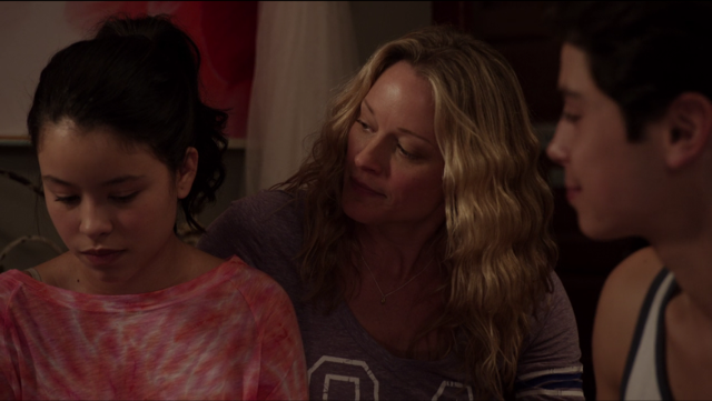 The twins and Stef in The Fosters 1x01