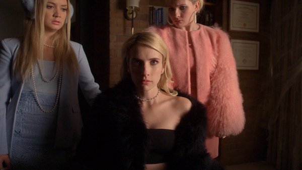 Chanel's will freakout in Scream Queens 2x04